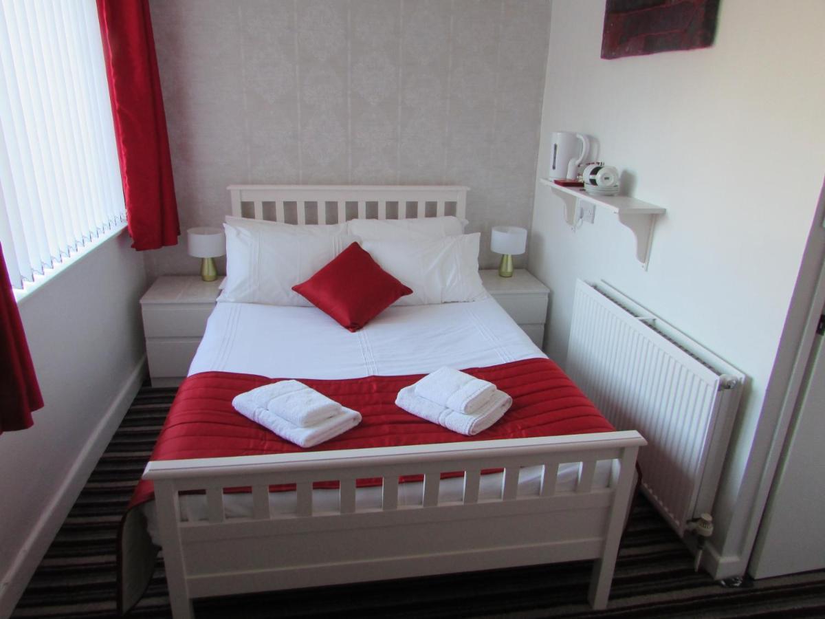Manor Grove Bed & Breakfast - Blackpool, Blackpool